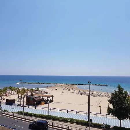 דירה Beach Front Chic *